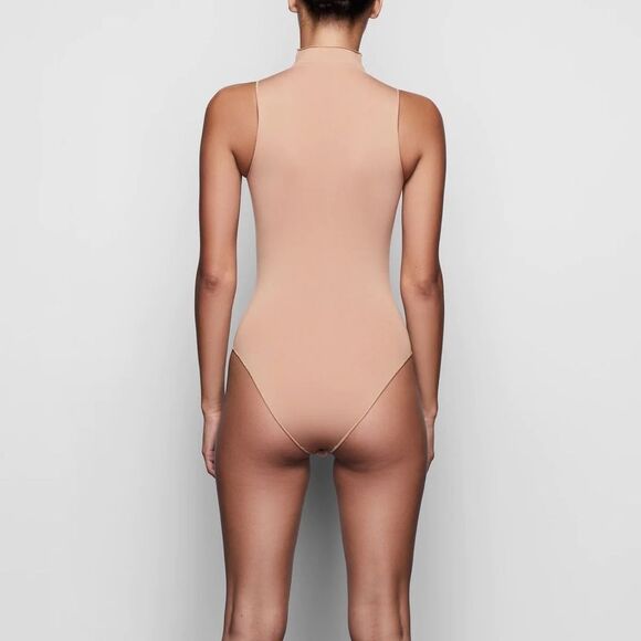 NWT‎ SKIMS ESSENTIAL MOCK NECK SLEEVELESS BODYSUIT - 4X/5X - Picture 2 of 9